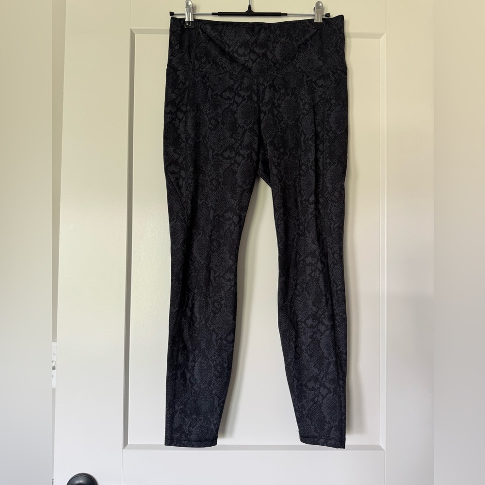 Target All In Motion Set of Leggings Black Print & Heathered Mauve Size L